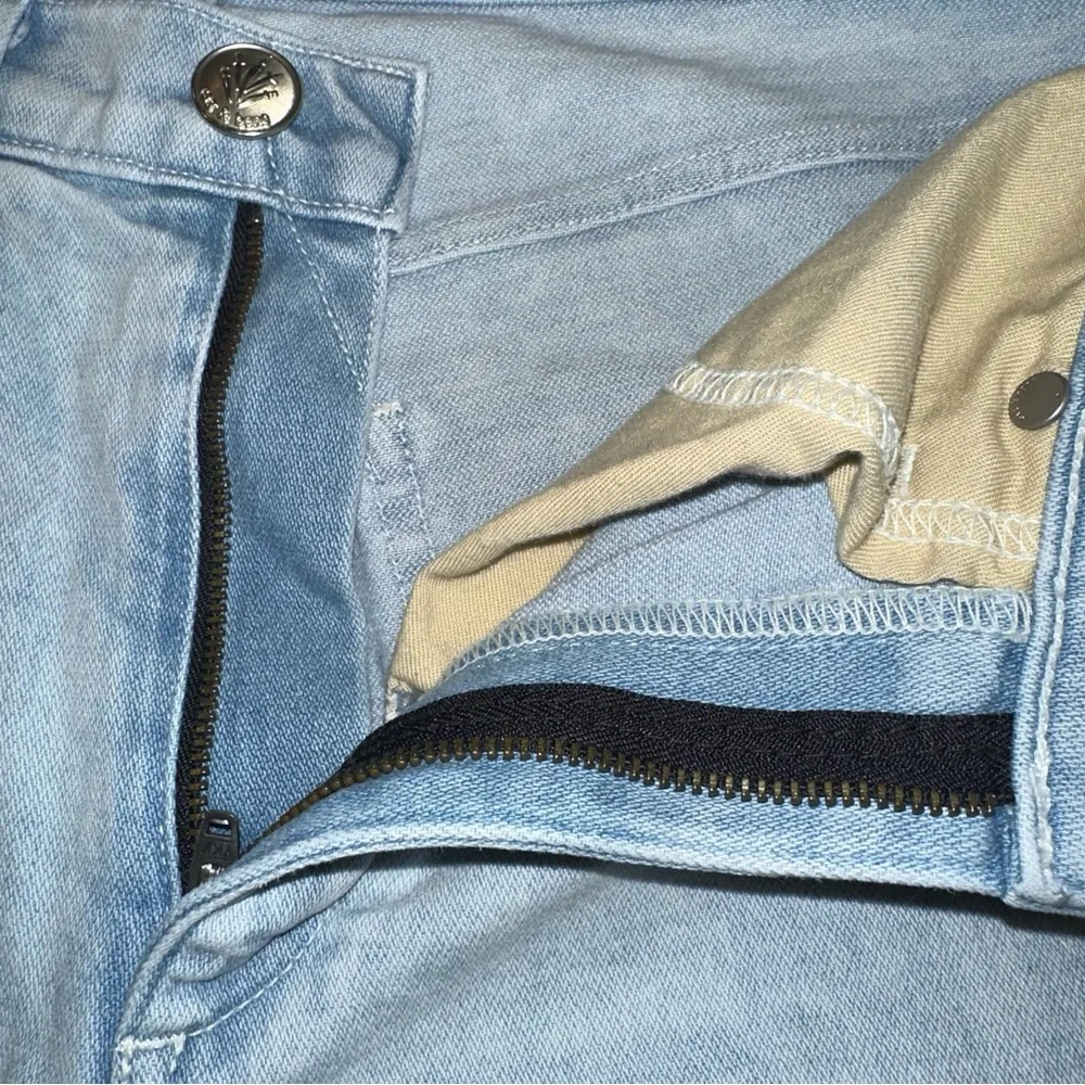Rag & Bone Ankle Cigarette Jeans In Dean Wash Fray‎ Hem 28 Light Wash Bleached